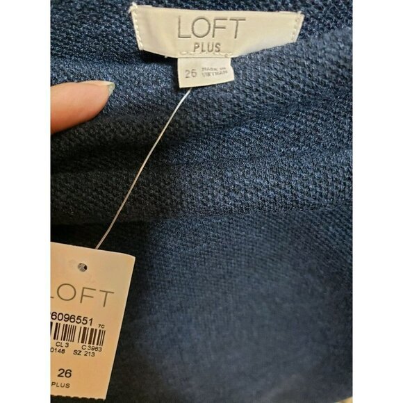 Loft Dressbarn Womens Skirt Wool,  blue with bottons. Size 26 plus New MS $69.50 - Picture 4 of 6